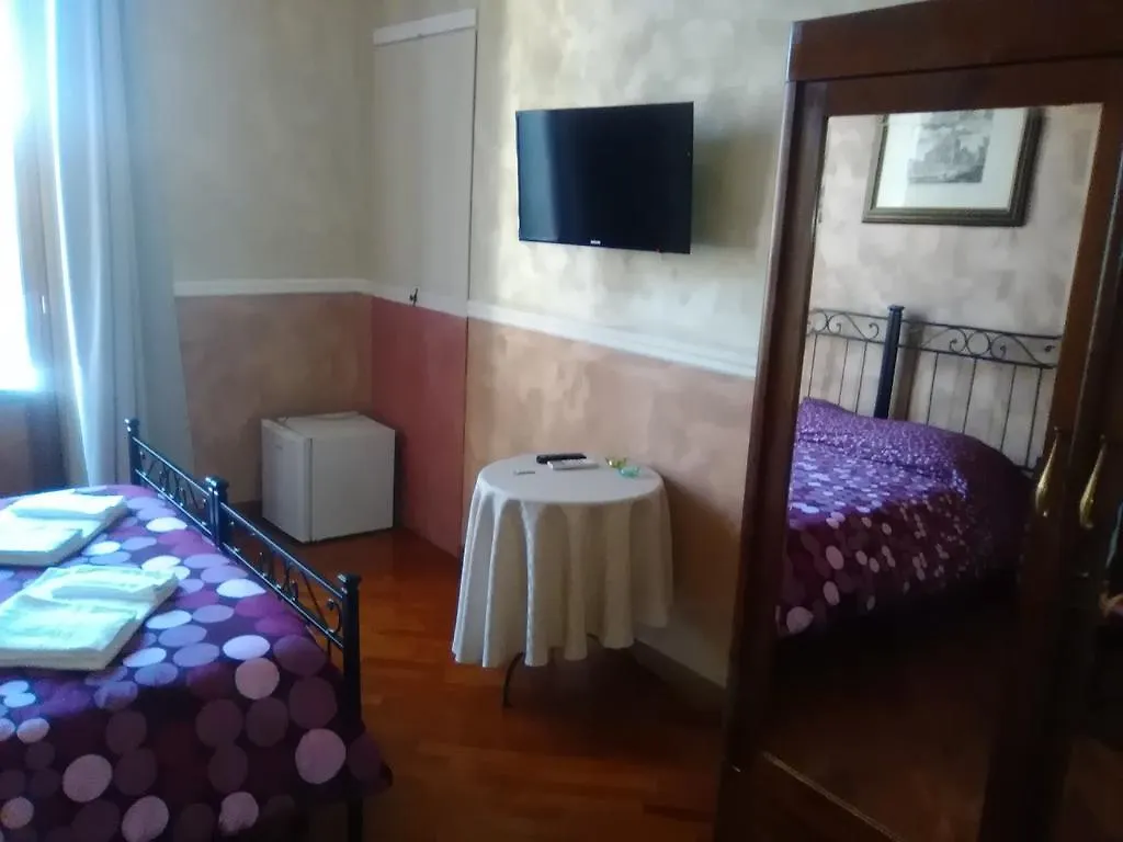 B&B Giovine Italia Rome Bed & Breakfast